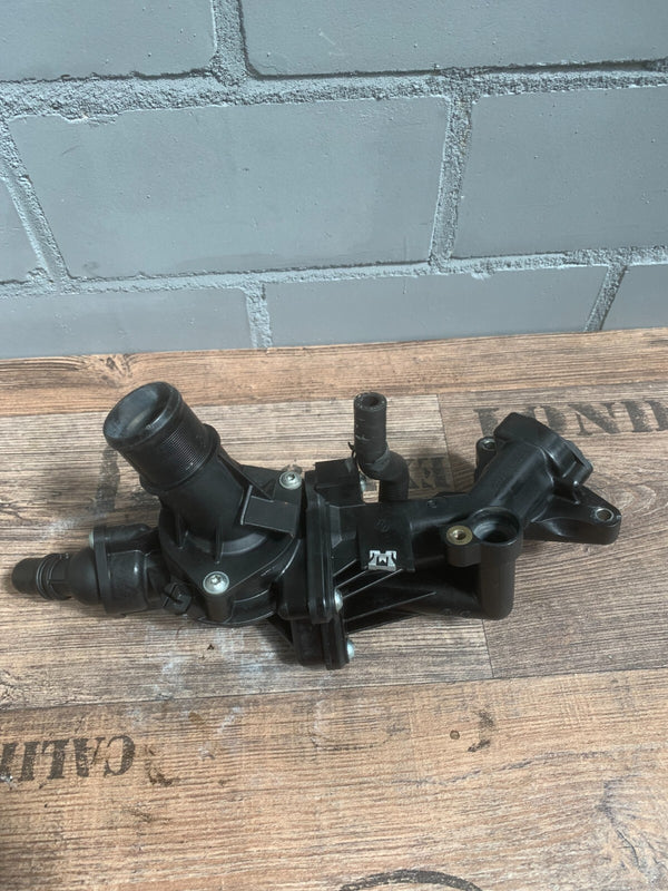 Original Renault Thermostat housing Thermostat 110611271R