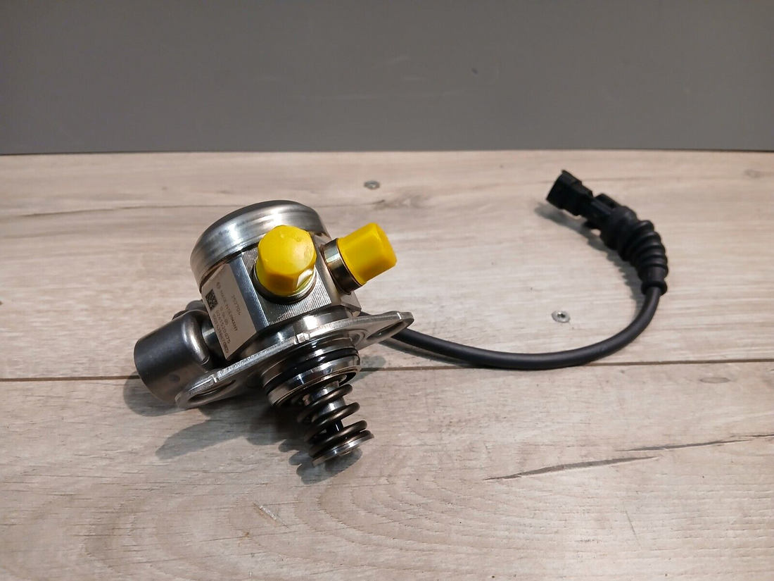 BOSCH Hochdruckpumpe für Ferrari 458 California 0261520075
