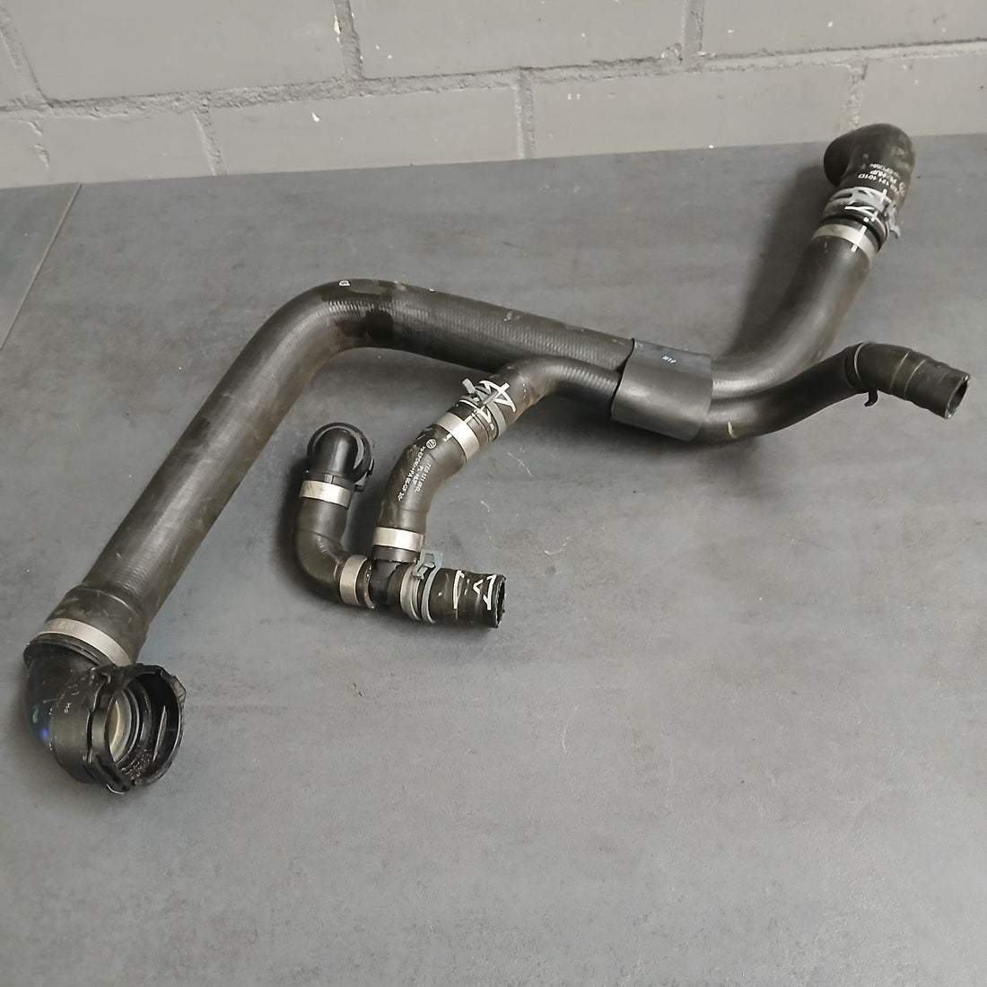 VW Audi Kühlerschlauch Kühlmittelrohr 7E0122101K   -Original-