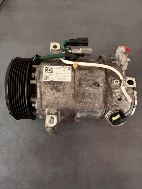 Klimakompressor RENAULT CLIO RENAULT CAPTUR DACIA MITSUBISHI  926004423R