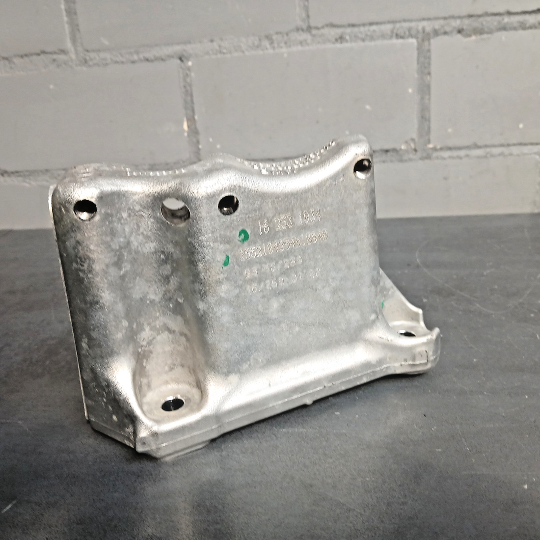 Original Motorhalter Motorlager BMW 1er F40 118i  8511299