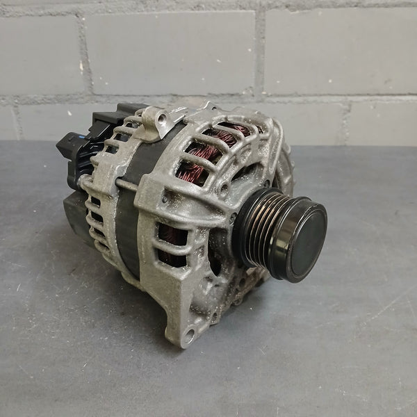 Mercedes-Benz A B CLA GLA W176 W246 Lichtmaschine A0009061903 0125711030