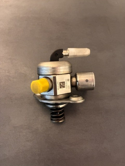 Fuel pump High-pressure fuel pump for VW AUDI SEAT SKODA 04E127025D