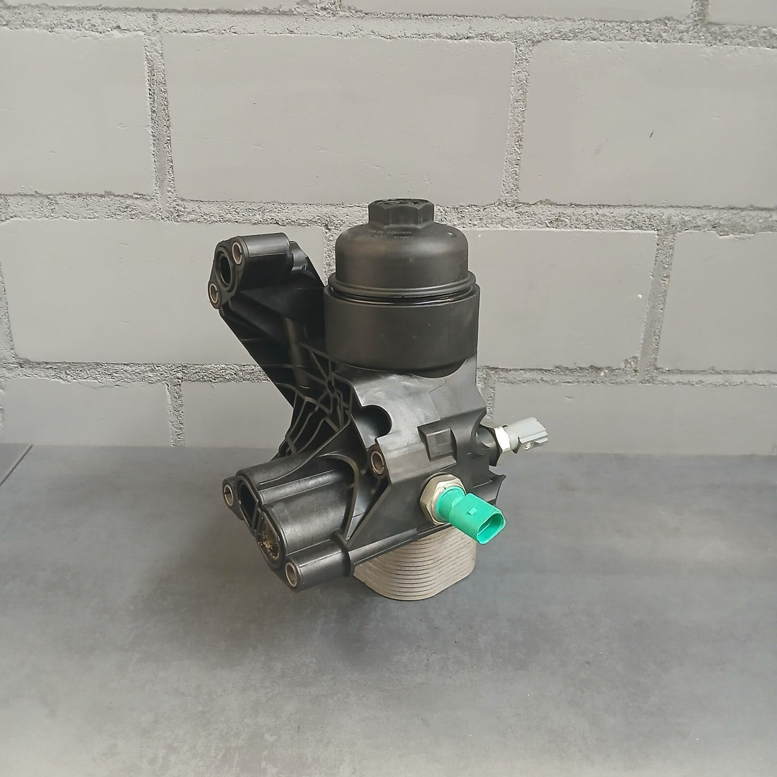 Original VW Audi  Ölfiltergehäuse mit Ölkühler 03N115389T 03N117021