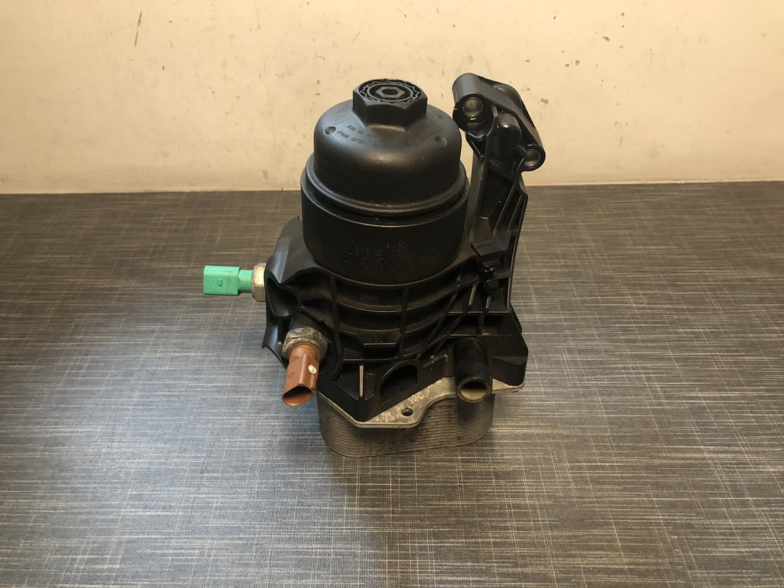 Ölfiltergehäuse mit Ölkühler | Audi A4 A5 Skoda Octavia | 03N115389A 03N117021