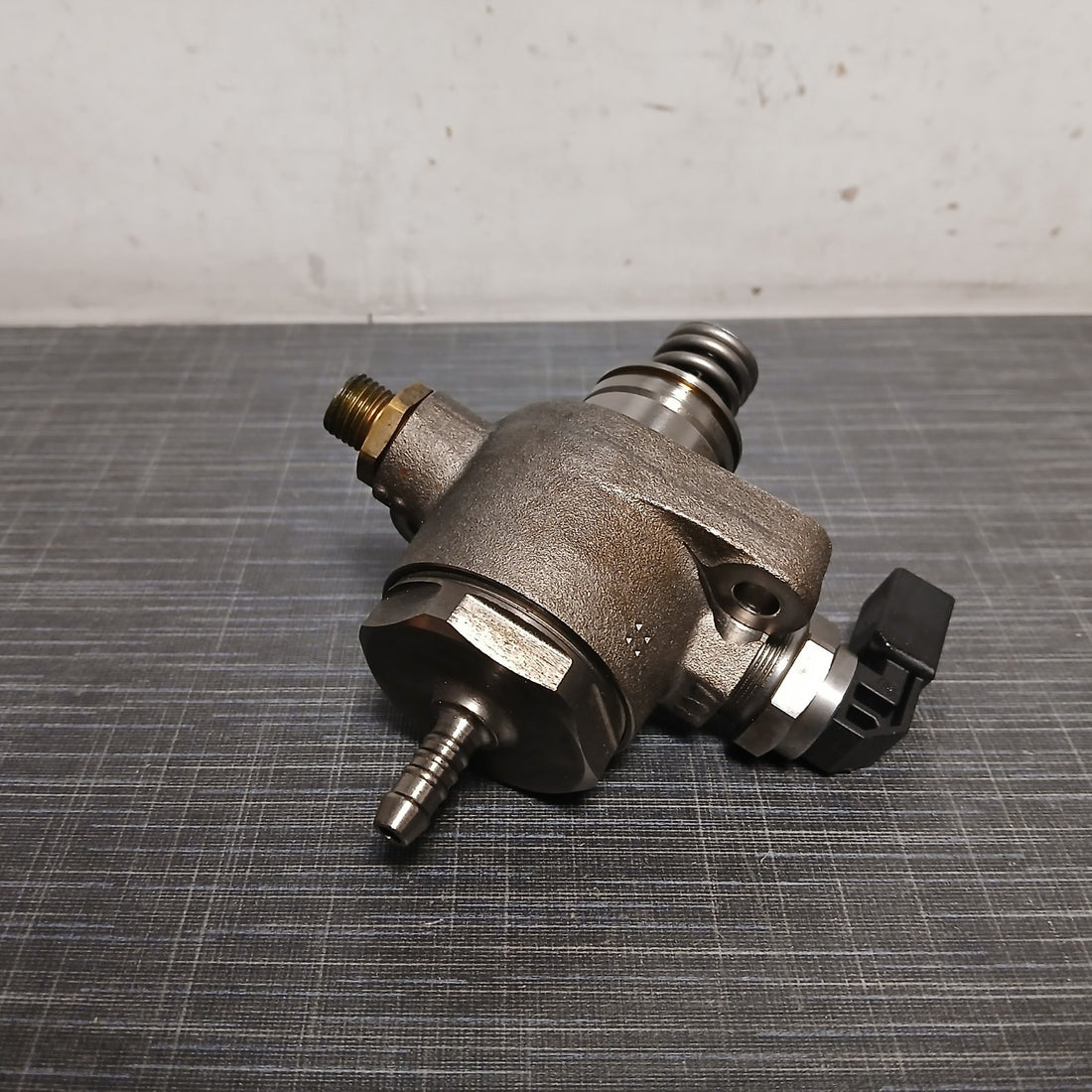 Hochdruckpumpe | Volkswagen Golf VII 7 2018 | 06L127A09 / 06L127025R