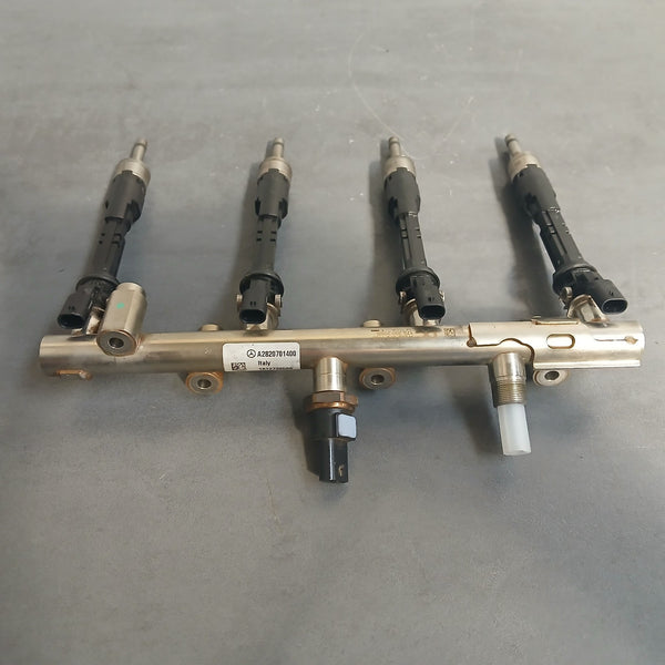 Mercedes-Benz Verteilerrohr A2820701400 + Injektoren Einspritzdüsen A2820700087