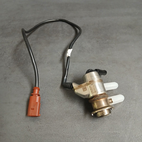 Injector AdBlue Audi A4 8K A5 8T A6 4G 2.0 TDI 04L131113J