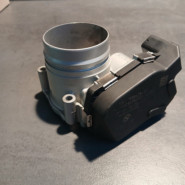Original BMW 4 F32 F33 2016 Petrol 180kW Throttle body 758862504