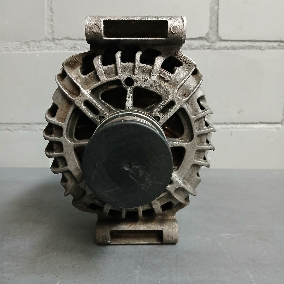 Original Mercedes W212 W204 W207 200 250 Lichtmaschine A0009063000