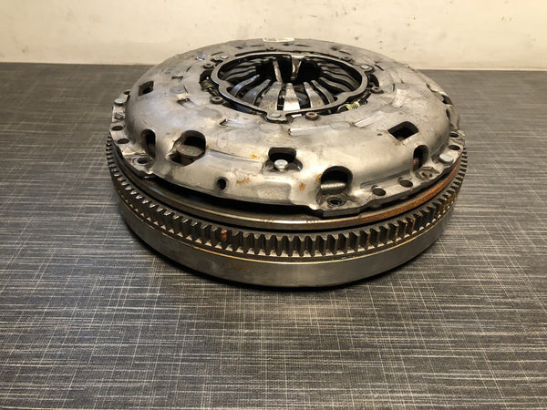 VW Passat 2,0 TDI Clutch Flywheel 04L141015M 04L105266 LuK DFE