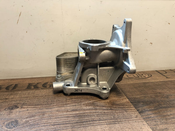 Original Opel Astra K 1.4 Turbo Petrol Oil cooler Wasserpumpen housing 12640136