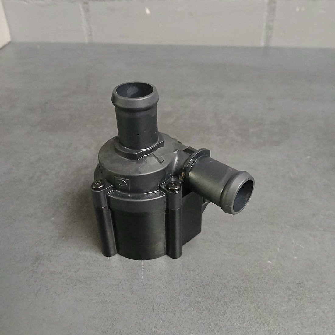 VW Audi Porsche Zusatzwasserpumpe 06H121601P