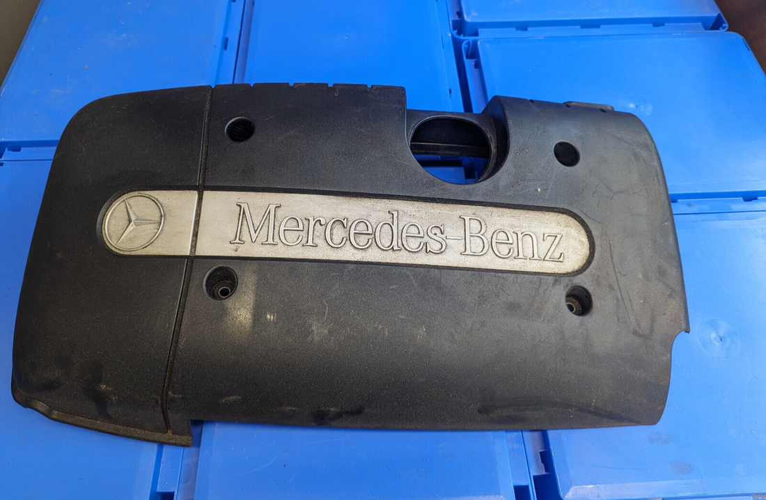 Original Mercedes Benz C klasse Motorabdeckung A6110100367