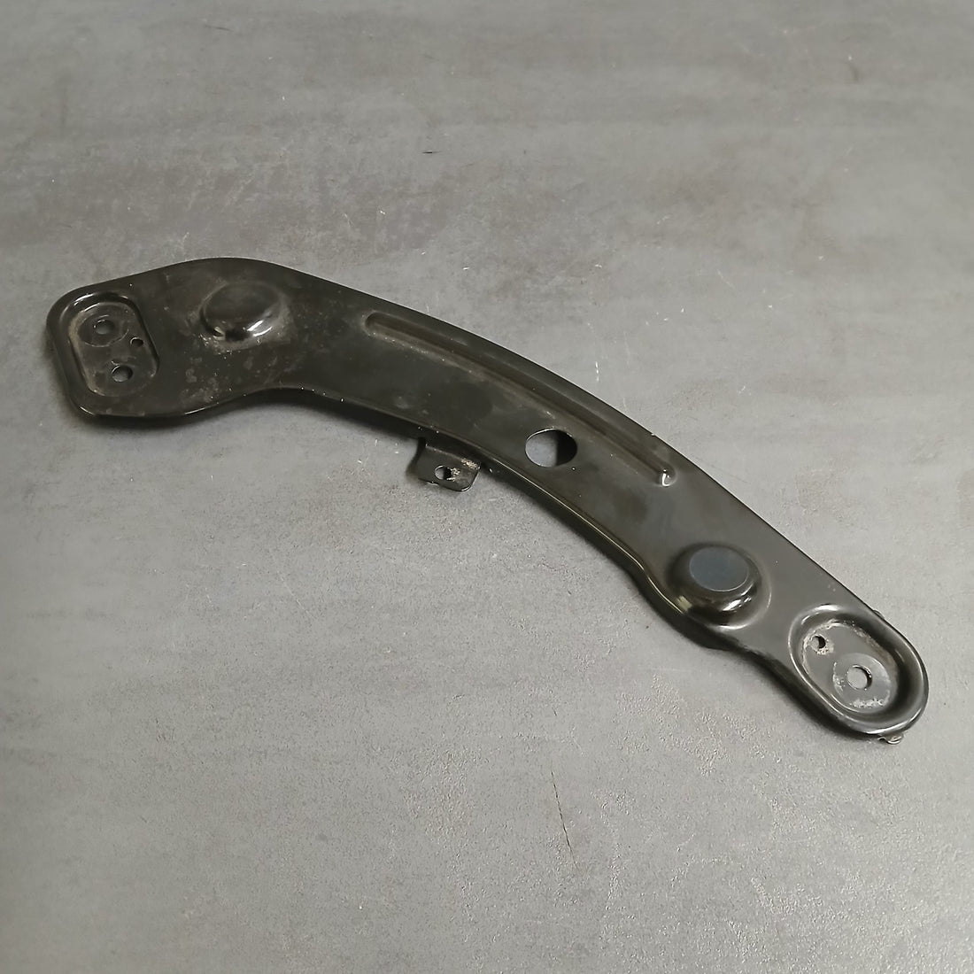 Original VW T-Roc Metalstrebe Scheinwerfer oben rechts Scheinwerfer 2GA805932