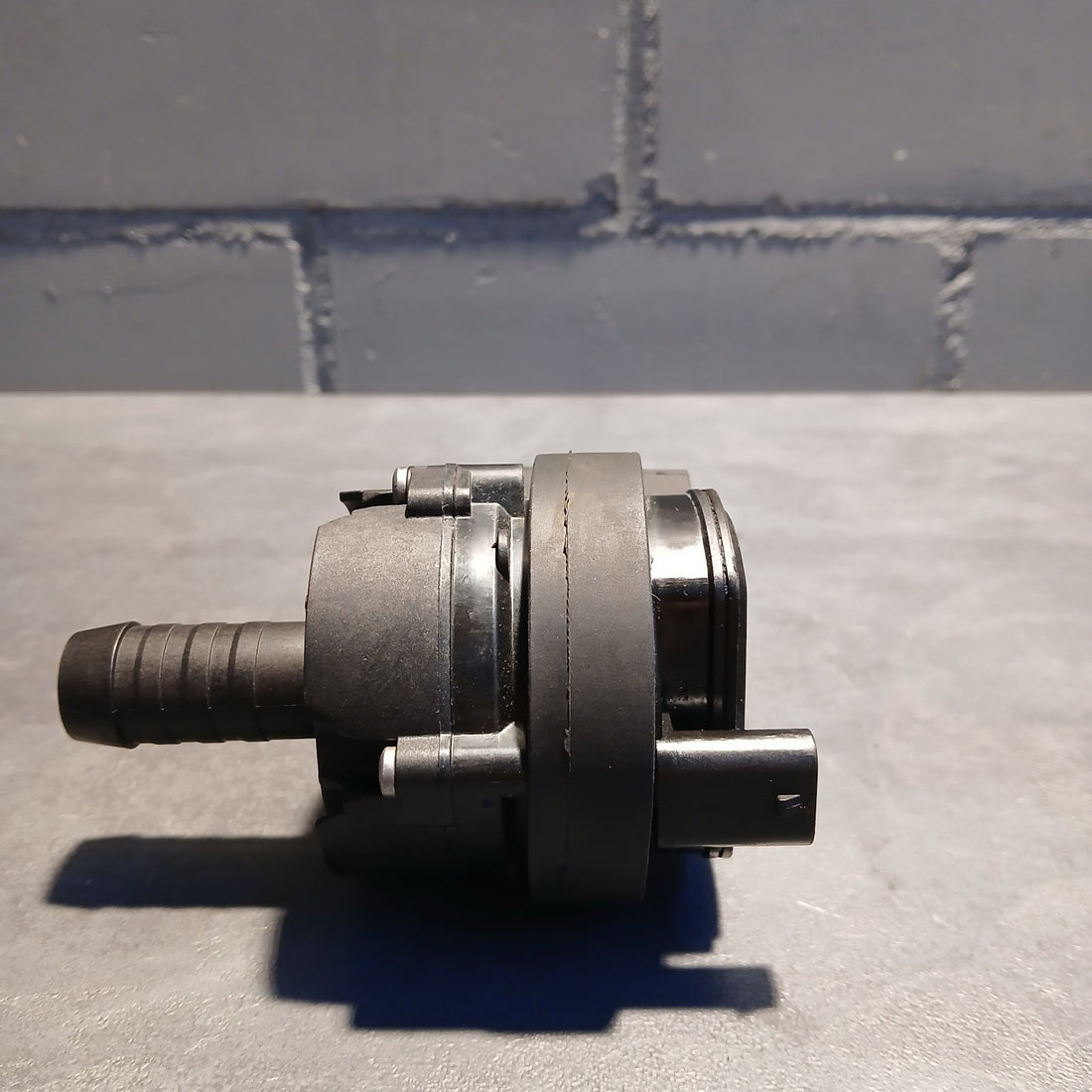 Original Ford JX61-18D473-PB Zusatzwasserpumpe