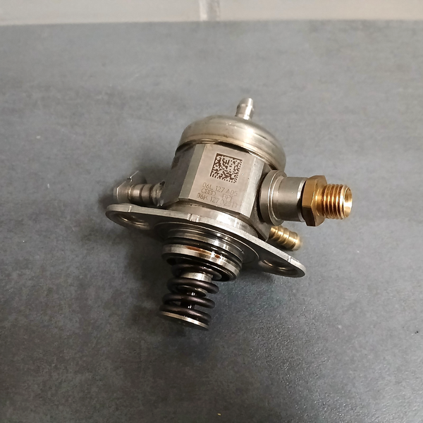 BOSCH High-pressure fuel pump VW Golf 7 Passat Tiguan Audi A4 A5 A6 06L127025H