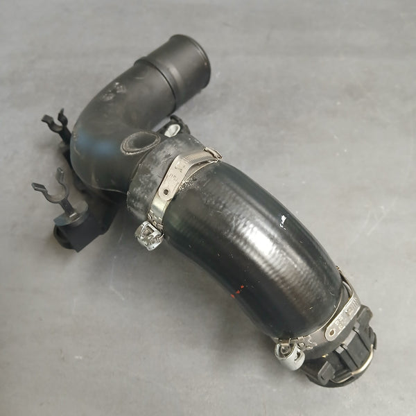 Original Renault Dacia Schlauch Ladeluftkühler 6670973A