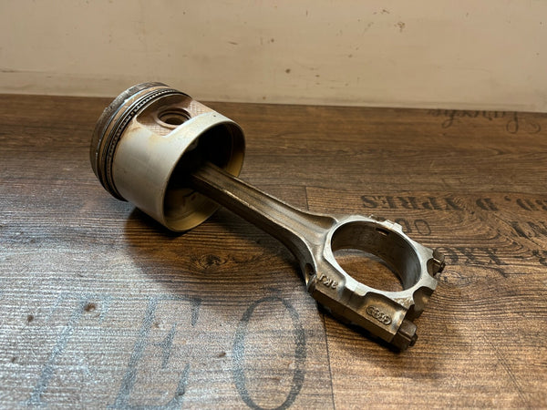 Original VW Golf 3 1.8 ANN Piston Connecting rod 026107103N