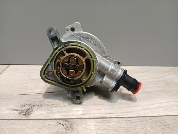 BOSCH Vakuumpumpe Mercedes-Benz Renault Nissan Dacia A2820900005 146508066R