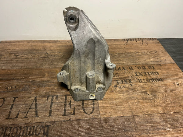 Mercedes-Benz W204 W212 200 220 CDI OM651 Engine mount A6512230004