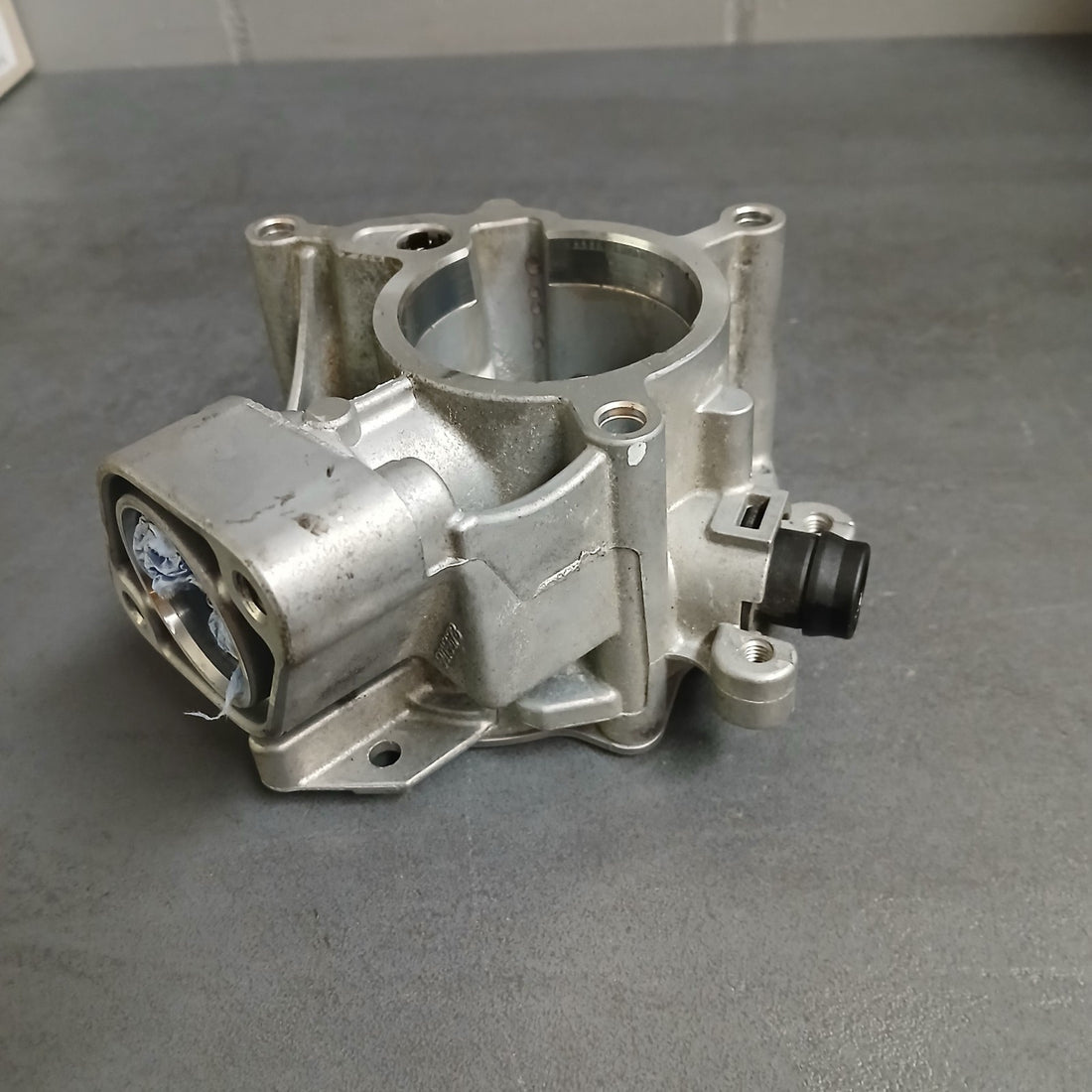 Unterdruckpumpe Original Audi VW Skoda Seat   06L145100F