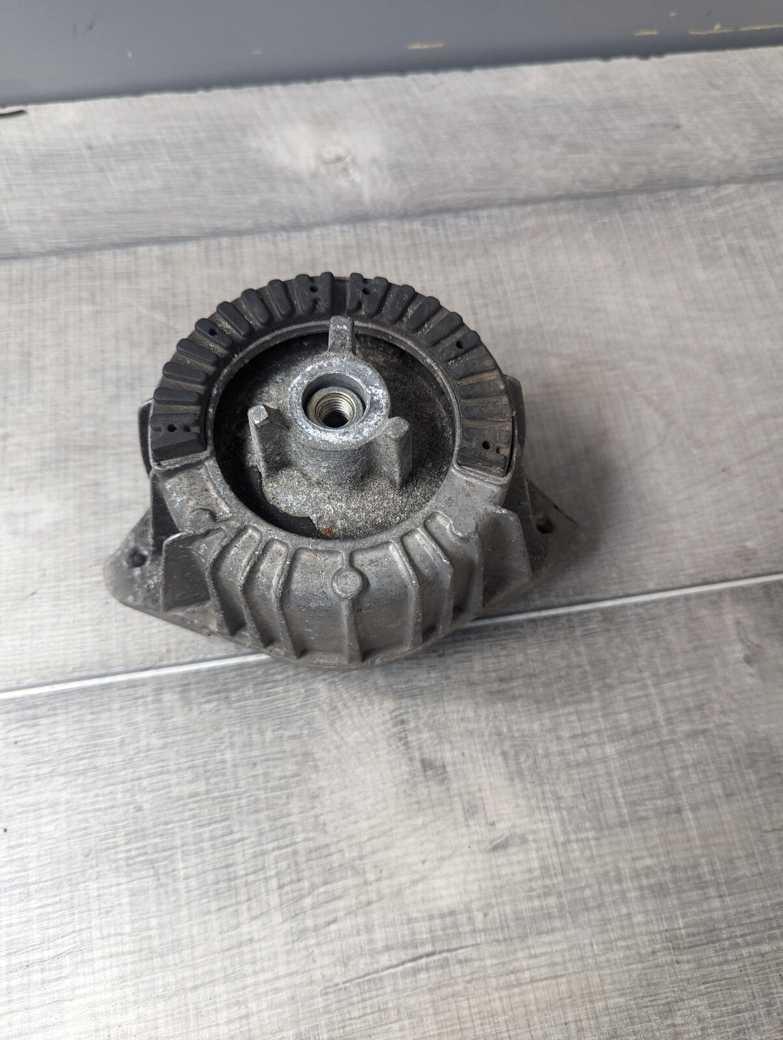 Motorhalter Mercedes Benz W204 W207 W212 W218 A2042405017