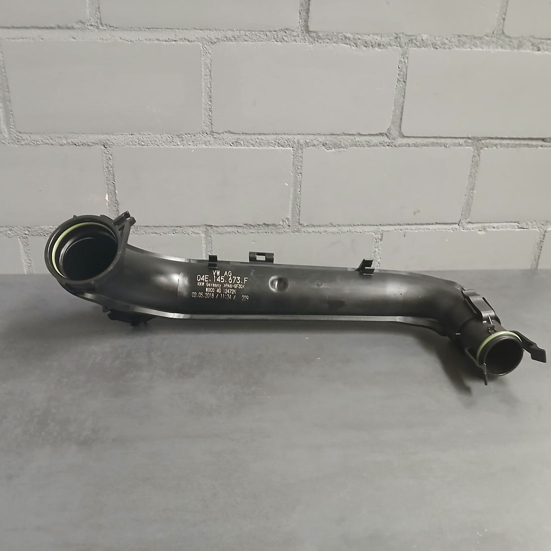 Original VW Golf Audi A4 1.4 TFSI Ladeluftrohr 04E145673F