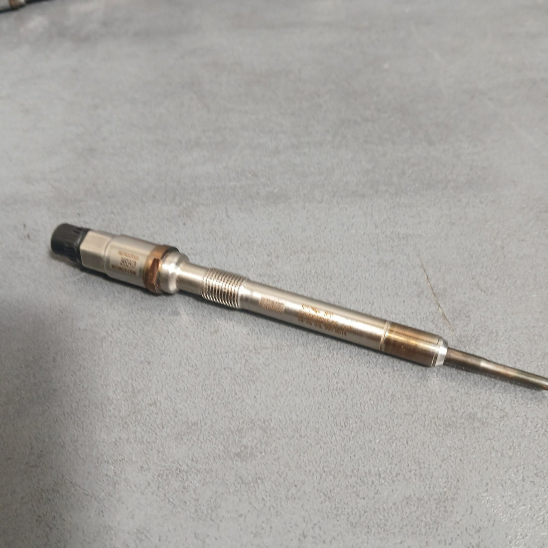 Original Glühkerze mit Drucksensor  VW Audi Seat Skoda   Komplett 03L905061K