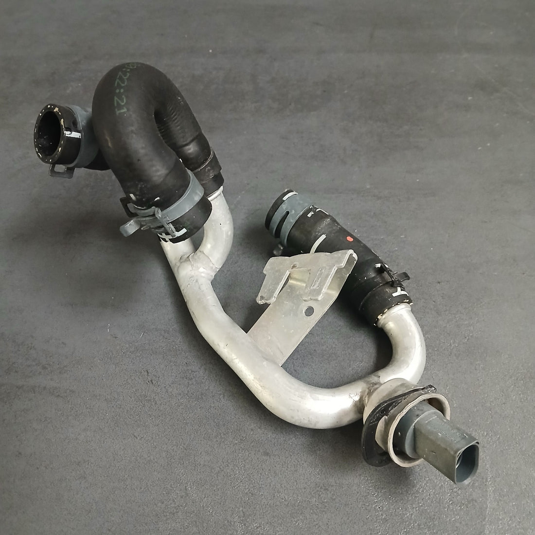 Original VW Kühlwasserschlauch T6 2.0 TDI mit Temperaturfühler 7E0121065BT