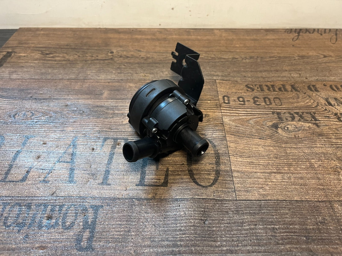Original Nissan Opel Renault Master Zusatzwasserpumpe Wasserpumpe 925164GA0A