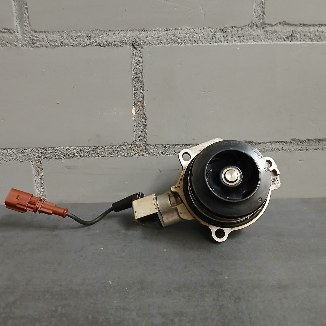 VW Tiguan 2.0 TDI DFG DFU Wasserpumpe 010157801KT 04L011L