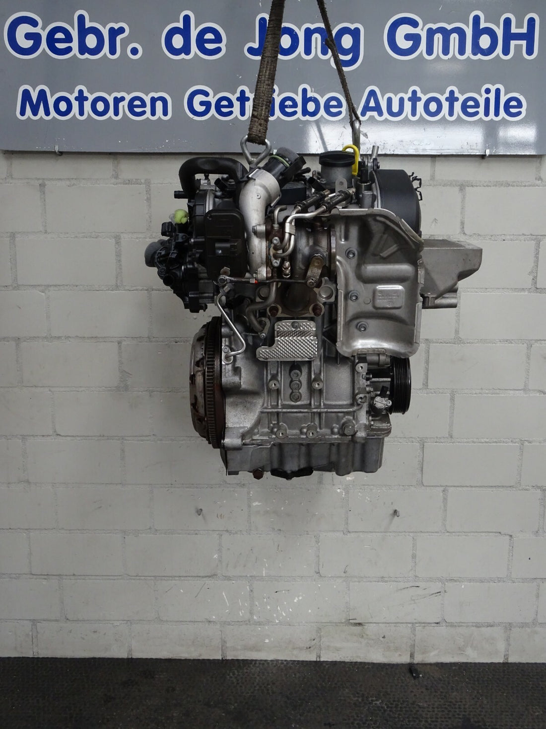 - TOP - Motor VW Golf VII 1.0 TSI - - CHZ - - Bj.16 - - NUR 28 TKM - - KOMPLETT