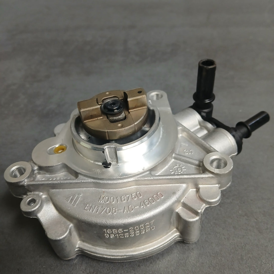 Unterdruckpumpe Vakuumpumpe Peugeot Citroen M0016750  9812535980