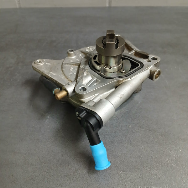 Original Vacuum pump Hyundai Tucson II TL 2.0CRDi 100kW 288102F600