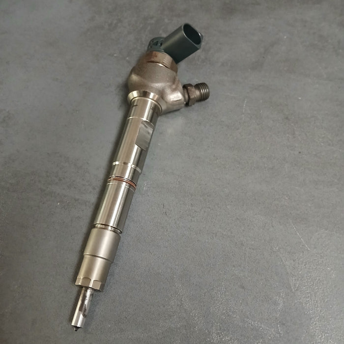 BOSCH Einspritzdüse VAG VW Audi Seat Skoda 1.6 2.0 TDI      0445110471