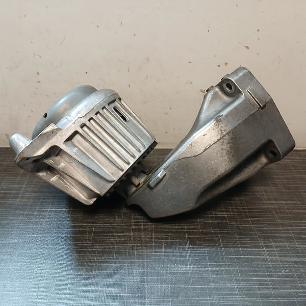 Engine mount with Engine mount Mercedes-Benz M642 A2042405817 6422235404