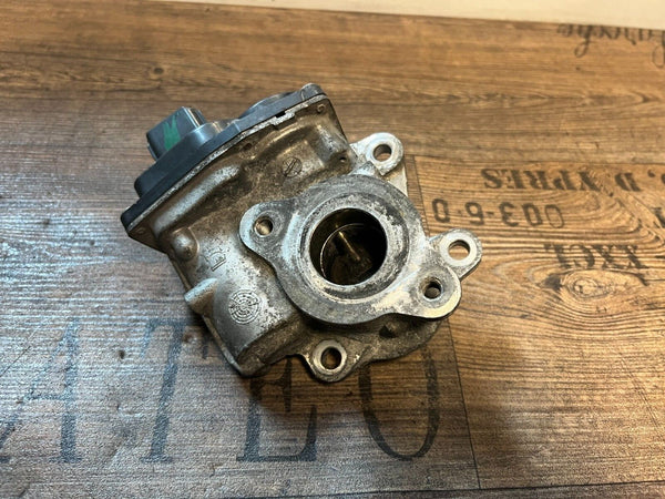 Original Renault Master 2.3 DCI M9T-716 EGR valve H8201353607 147103921R