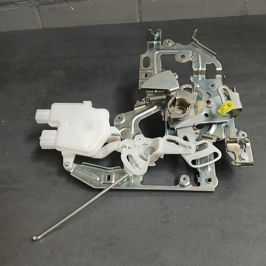 Original Renault MASTER III Türschloss hinten rechts   906123257R