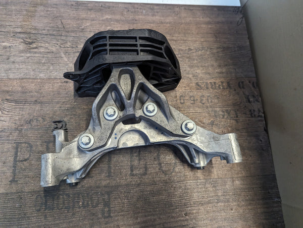 Engine mount Peugeot Citroen 9813582980
