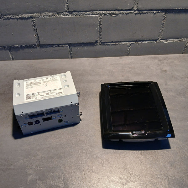 Original Volvo GPS-NAVIGATIONSSYSTEM Bildschirm 32218885AE / Rechner 32247674AA