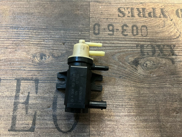 Mercedes-Benz W176 W204 W212 OM651 OM270 Regelventil A0091533128