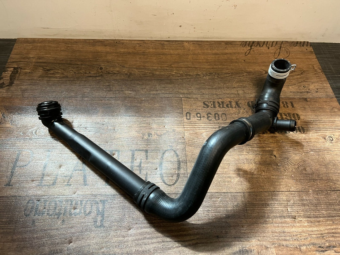 Mercedes-Benz W176 W177 W178 M274 Kühlmittelleitung Rohr A2742000300