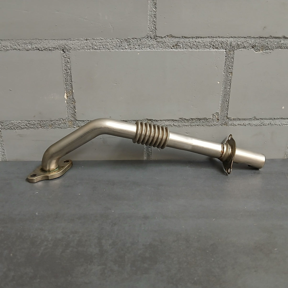 Original  VW Audi Seat Skoda AGR-Druckrohrleitung 04L131521
