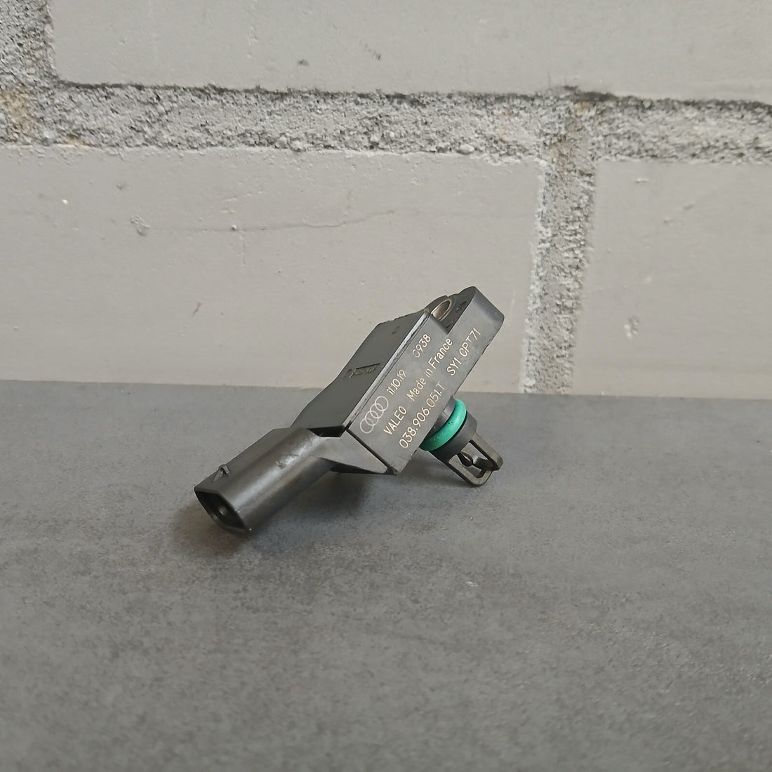Drucksensor Ladeluftrohr VW Audi Seat Skoda 038906051B