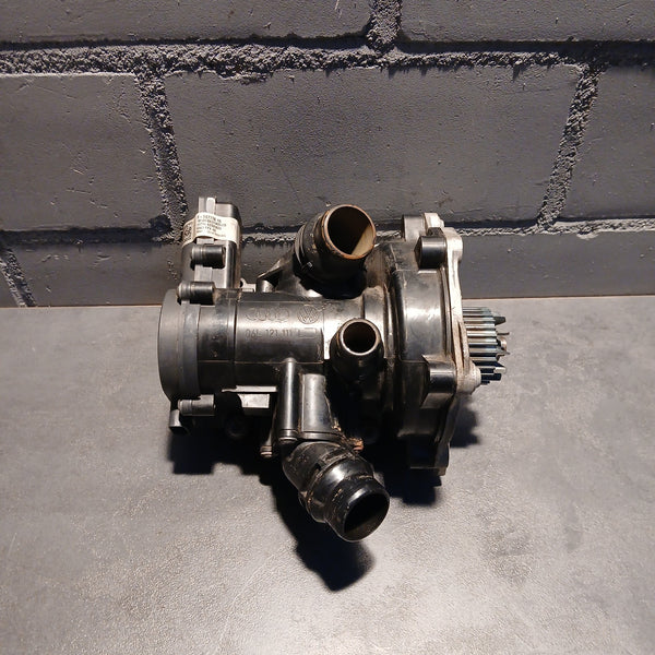 Origineel VW Tiguan Golf 7 GTI Audi A4 2.0 TSI Koelvloeistofregelaar-Pomp 06L121111L