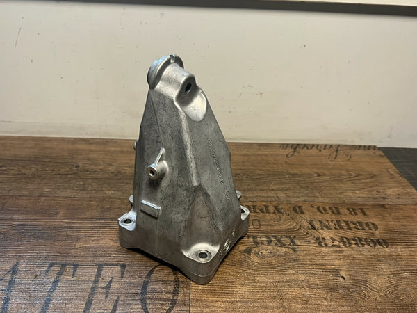 Original Mercedes-Benz W205 C200 Bracket Engine mount right A2742231004